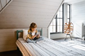 Lire la suite à propos de l’article Comment décorer une petite chambre facilement