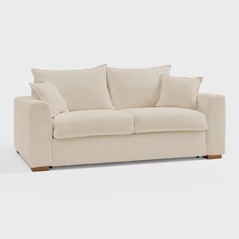 Canapé Augustin Bobochic en tissu beige bouclé, silhouette droite avec accoudoirs larges, coussins assortis et pieds en bois, vue de face.