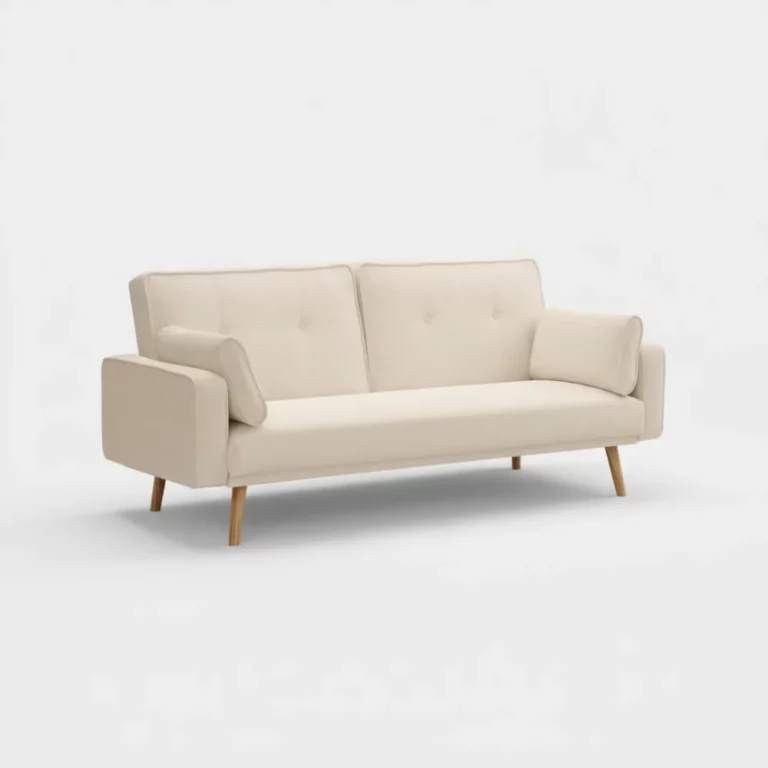 Canapé Elga Maisons du Monde en tissu beige, silhouette droite, pieds en bois inclinés, coussins d'accoudoir, vue trois-quarts.