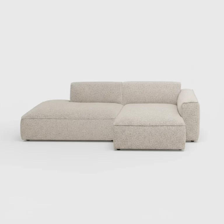 Canapé Casanova Maisons du Monde en tissu beige, forme d'angle, accoudoirs épais, vue de face légèrement en hauteur.