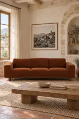 Vue d'ensemble du canapé Cerea La Redoute 3 places en velours, coloris caramel, style contemporain, dans un salon (mise en situation illustrée par IA)