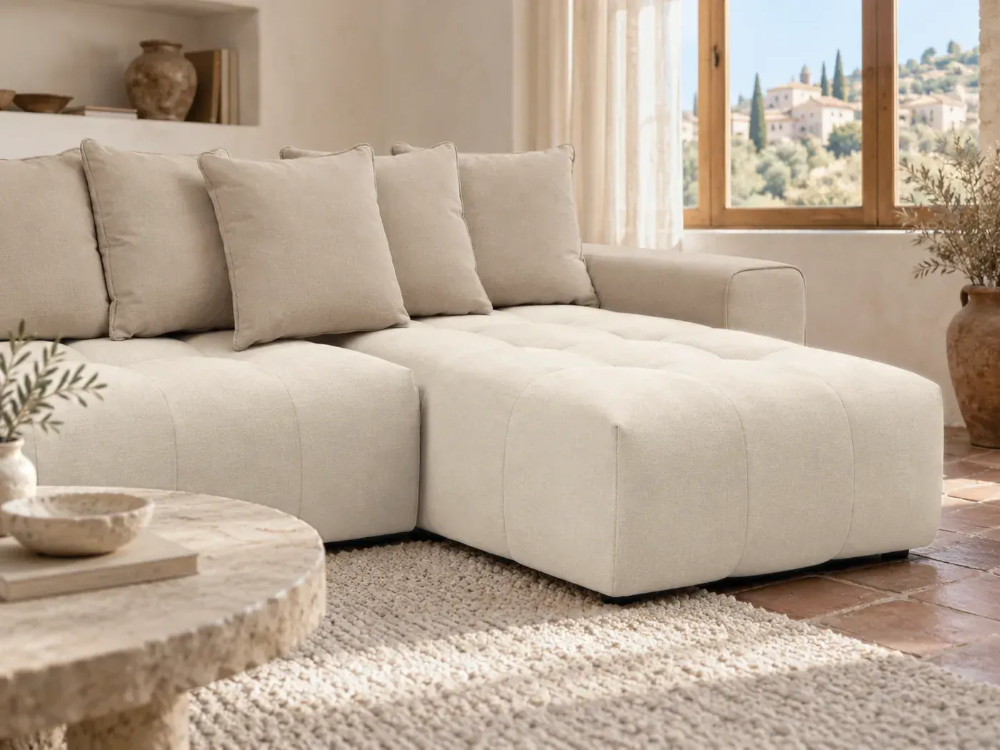 Mont-Blanc, 3 places d'angle fixe, velours, coloris beige : gros plan sur l'accoudoir