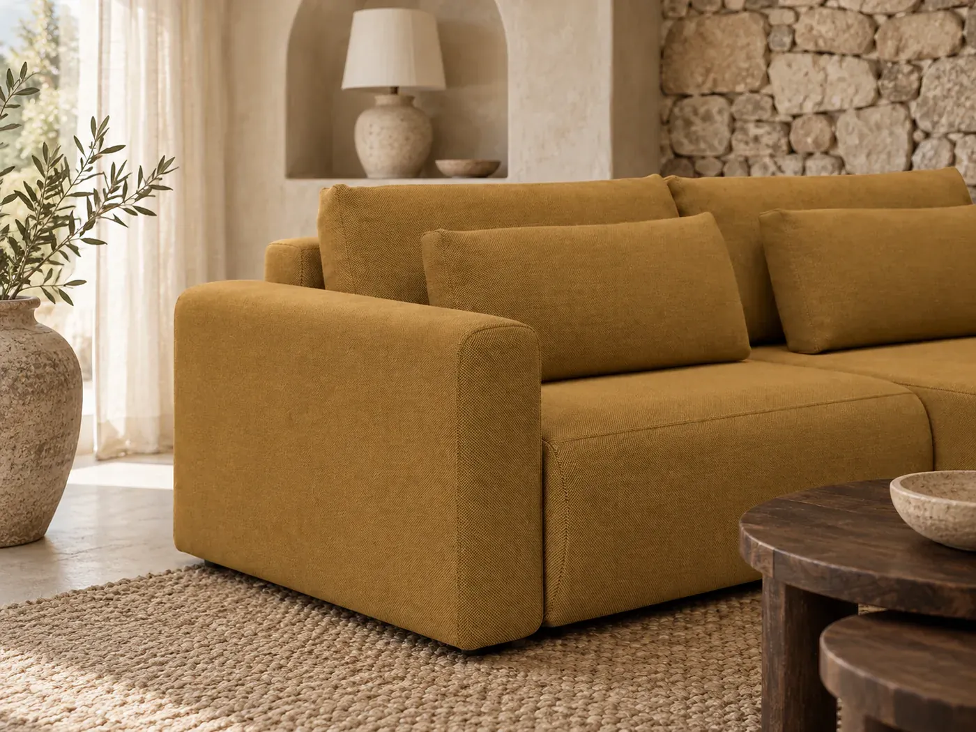 Evy, 3 places d'angle convertible, tissu, coloris jaune : gros plan sur l'accoudoir