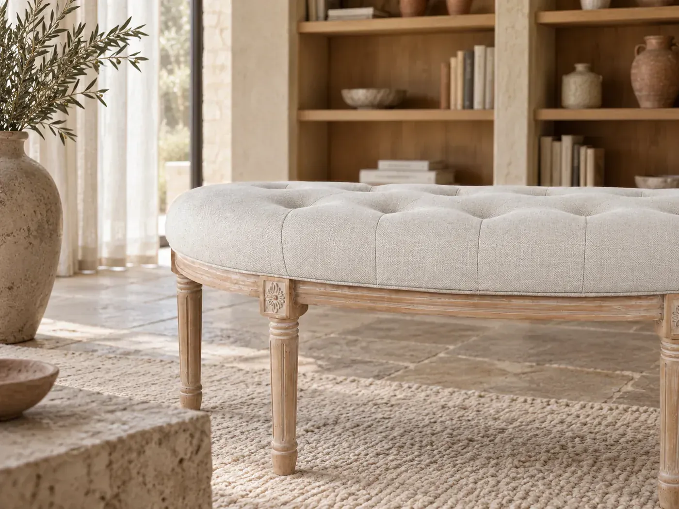 Augustine, 2 places droit fixe, tissu, coloris capitonnee ecru et hevea : gros plan sur le tissu