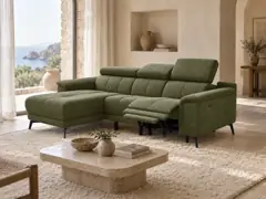 Canapé Fiero Maisons du Monde, 3 places d'angle fixe, coloris olive, mise en situation dans un salon (illustration IA 6)