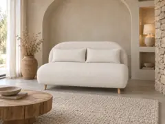 Canapé Ponio Maisons du Monde, 2 places droit convertible, bouclette, coloris ecru, mise en situation dans un salon (illustration IA 1)