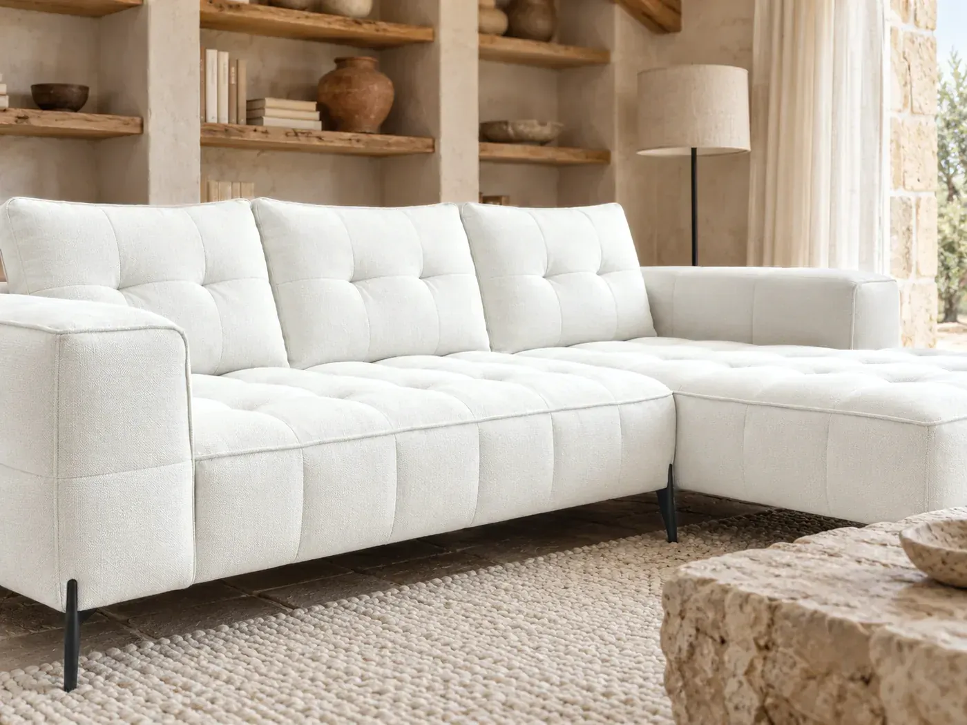 Anis, 4 places d'angle fixe, tissu texturé, coloris blanc : gros plan sur les coussins