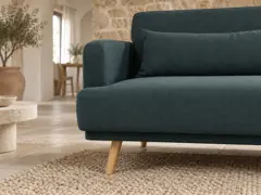 Canapé Elvis Maisons du Monde, 4 places droit convertible, coloris vert, mise en situation dans un salon (illustration IA 5)