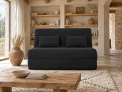 Canapé Olivia Maisons du Monde, 2 places droit convertible, coloris noir, mise en situation dans un salon (illustration IA 5)