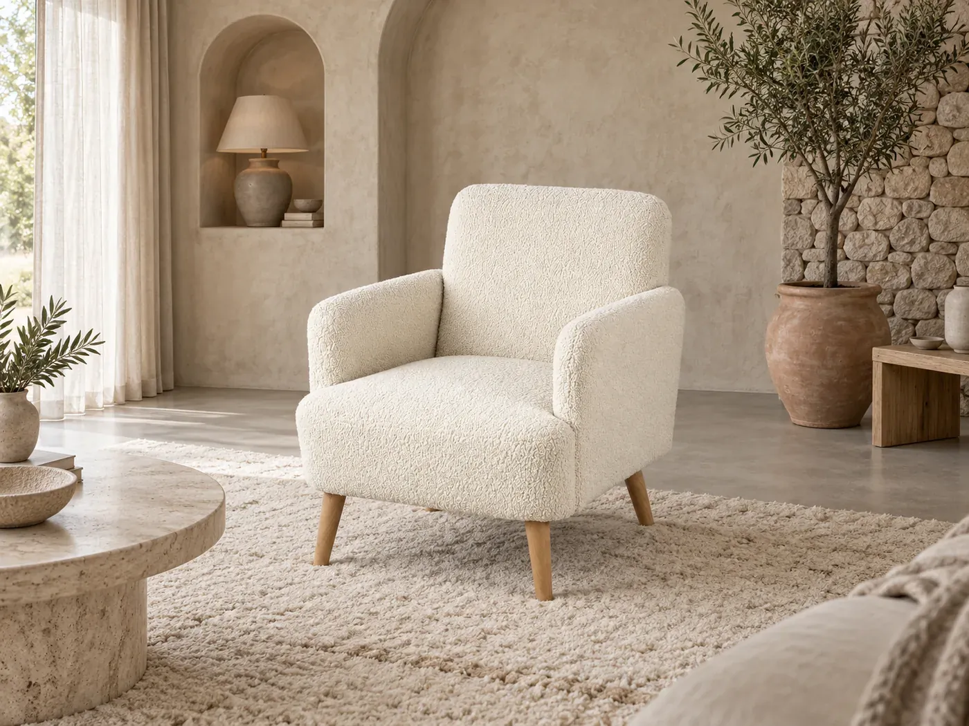 Fauteuil Honey Maisons du Monde, coloris Bois de hetre (mise en situation illustrée par IA)