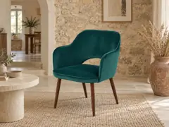 Fauteuil Sacha Maisons du Monde, velours, coloris vert, mise en situation dans un salon (illustration IA 3)