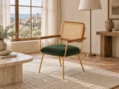 Fauteuil Rosalie Maisons du Monde, velours, coloris vert, mise en situation dans un salon (illustration IA 3)
